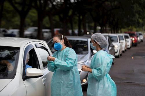 São Paulo bate recorde e vacina mais de 300 mil pessoas em um dia
